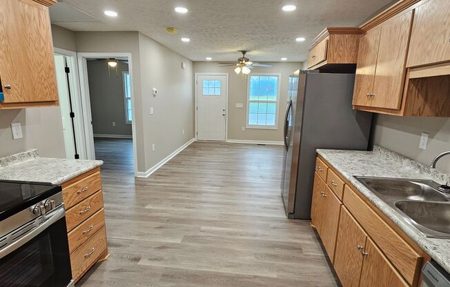 2 beds, 1 bath, $1,245