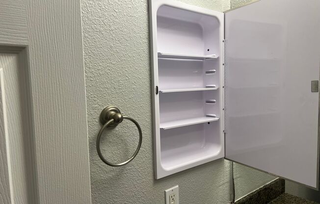1 bed, 1 bath, 700 sqft, $2,305, Unit G-5