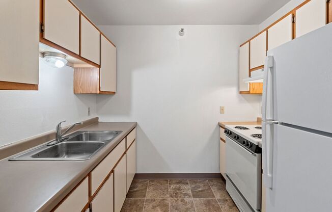 2 beds, 1 bath, 900 sqft, $995, Unit 2840-110