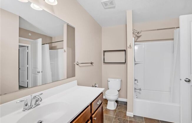 3 beds, 3.5 baths, $2,695, Unit UNIT E