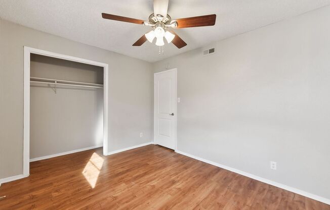 Studio, 1 bath, 440 sqft, $800, Unit 120