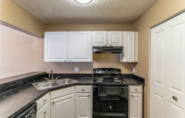 2 beds, 2 baths, 1,023 sqft, $1,368, Unit 18-302