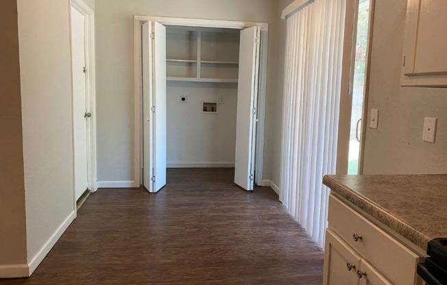 3 beds, 1 bath, $1,050