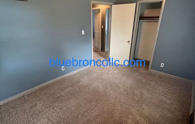 3 beds, 1 bath, $1,099