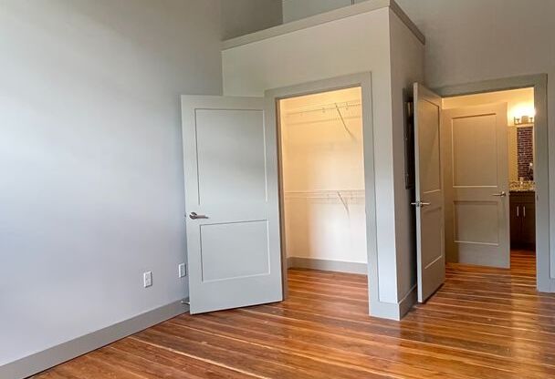 2 beds, 2 baths, 953 sqft, $1,848, Unit Bay 5 Unit 221