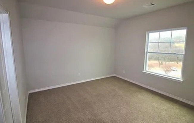 2409 W ROBERT ST