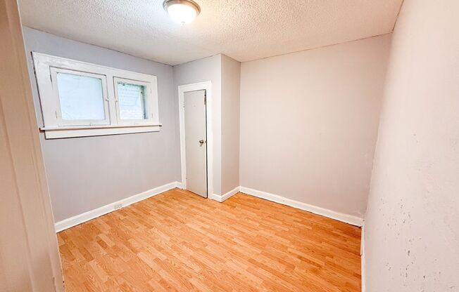 Cozy 2 bed 1 bath!