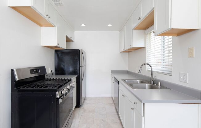1 bed, 1 bath, 740 sqft, $1,875, Unit D