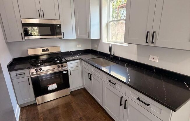 3 beds, 2 baths, 1,550 sqft, $2,450, Unit 3