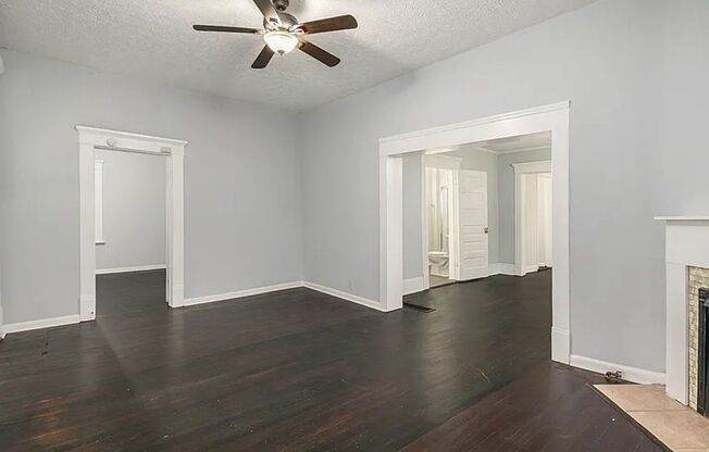 Spacious 3bd/2ba in Capitol View w/ Huge Fenced-In Backyard!