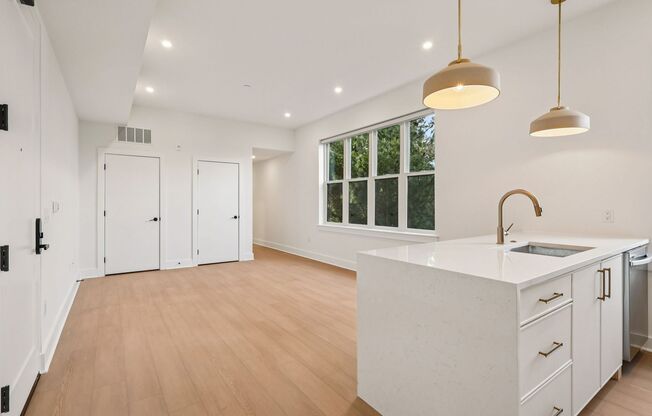 2 beds, 1 bath, 800 sqft, $2,154, Unit 412