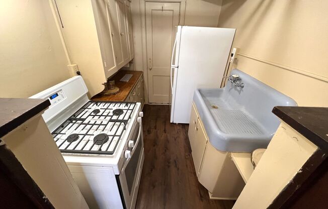 1 bed, 1 bath, 650 sqft, $895, Unit Unit 103 A650