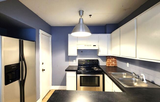 1 bed, 1 bath, 714 sqft, $825, Unit 514 NW 27th St, Apt 4