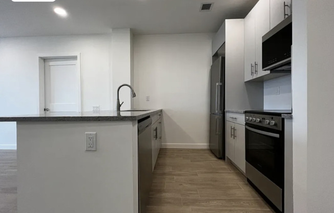 2 beds, 2 baths, $4,000, Unit 6M