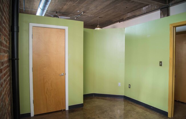 1 bed, 1 bath, 634 sqft, $1,295, Unit APT 4N