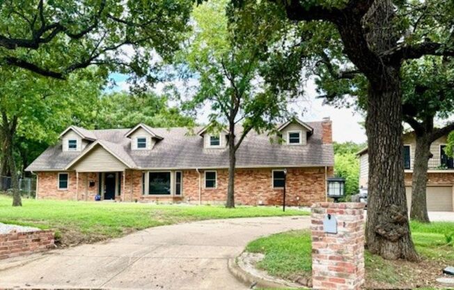 Amazing North Richland Hills home with separate garage apartment.