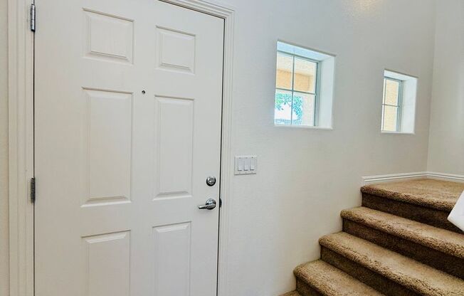 Beautiful  3 bedroom Townhome in Gate Community! Available NOW!