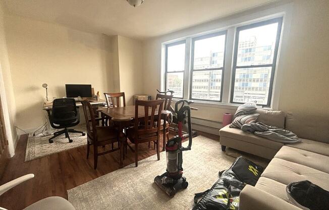 118 18 QUEENS BLVD