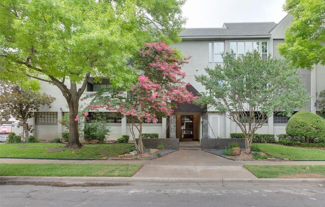 Newly Renovated One Bedroom in the Desired Oak Lawn Neighborhood.