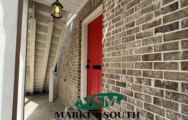 GORGEOUS NEW CONSTRUCTION GARDEN UNIT-PARKING INCLUDED!