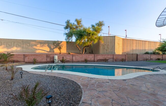 STUNNING REMODELED 4 BEDROOM/2 BATHROOM TEMPE HOME ON CUL-DE-SAC LOT WITH POOL