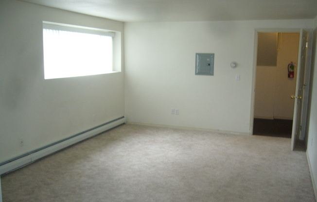 1 bed, 1 bath, 500 sqft, $995, Unit A