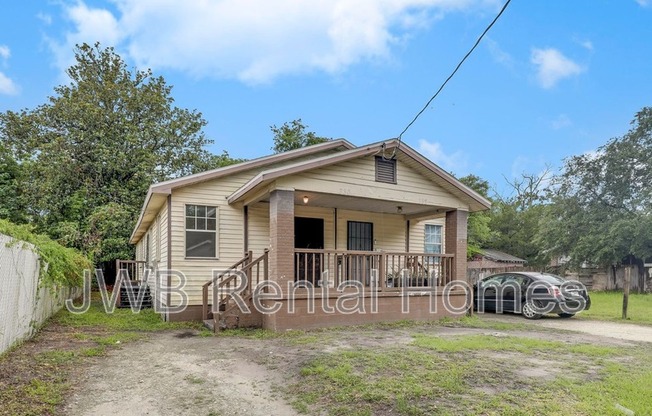 330 26 ST W