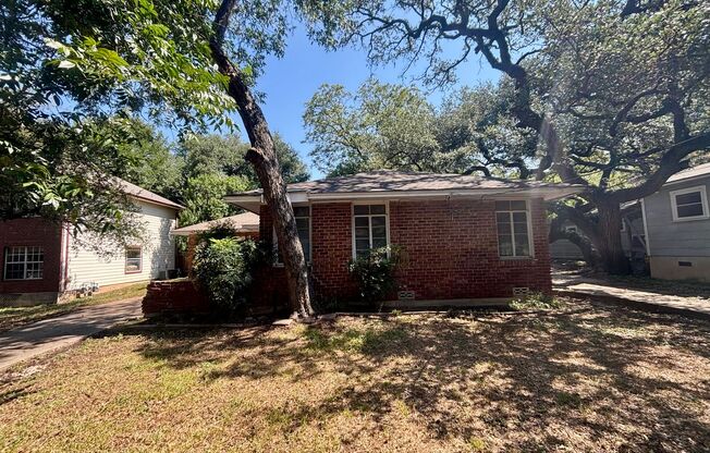 3/2 House Hancock Area- 914 Keith Lane - available August