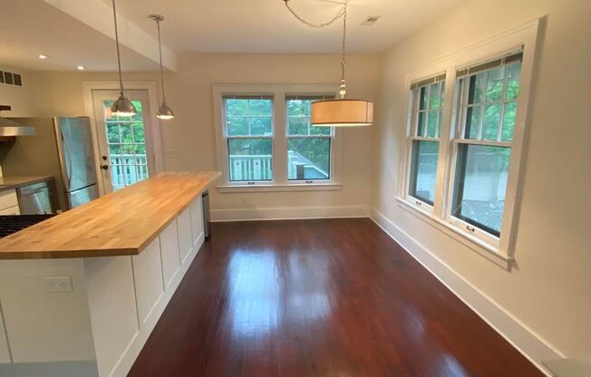 Charming 3-Bedroom, 1 1/2 Bath Upper Duplex in Beautiful Garfield Park Neighborhood