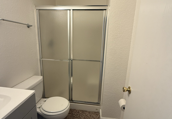 103 E Lewelling Blvd