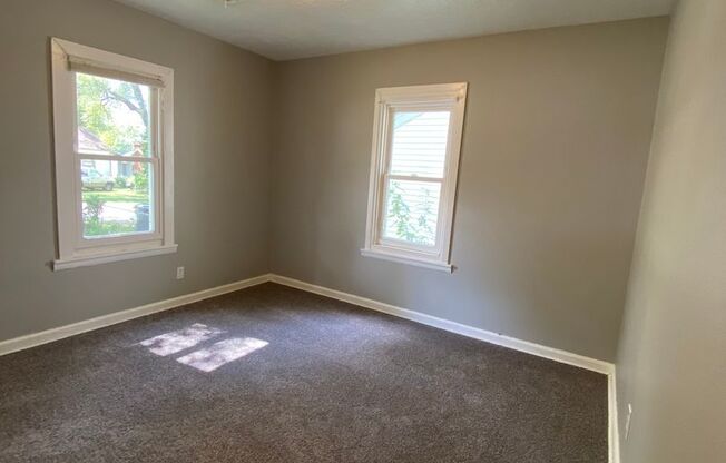 3 beds, 1 bath, $985