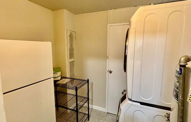 Webster St. Apts. (235-239 1/2)
