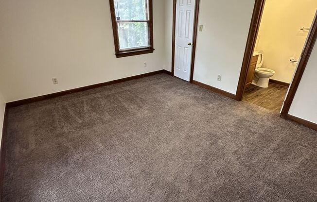 1 Bedroom 1 Bathroom Condo!