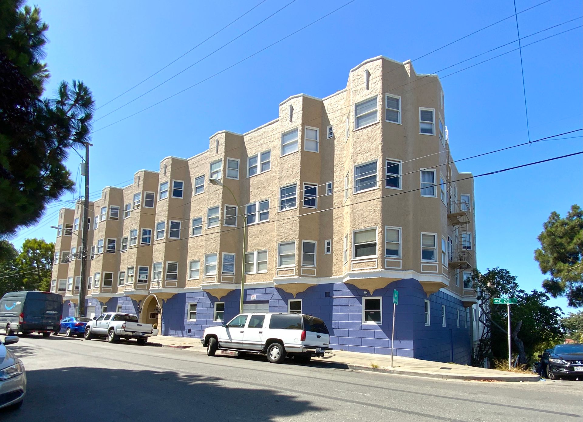 TOP FLOOR! Corner Unit w/ On-Site Laundry & Parking Available!