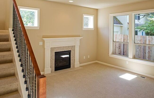 Beautiful 4 Bedroom Home In Garden Home Area!