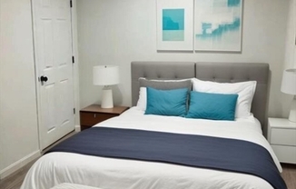 Studio, 1 bath, 400 sqft, $1,750, Unit 26