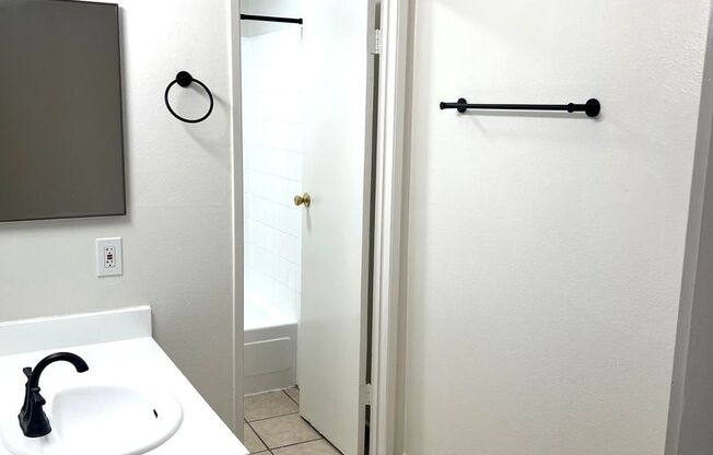 1 bed, 1 bath, $1,675, Unit 126