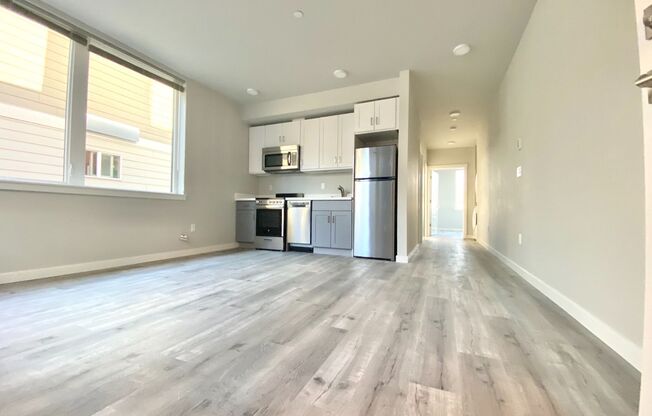 2 beds, 2 baths, 655 sqft, $2,595, Unit 202
