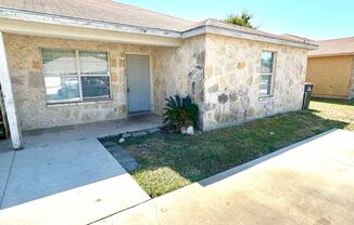 3 beds, 2 baths, $1,299