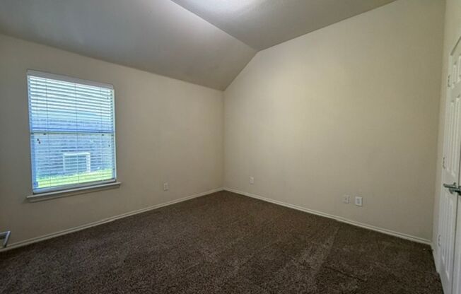 3 beds, 2 baths, $2,495