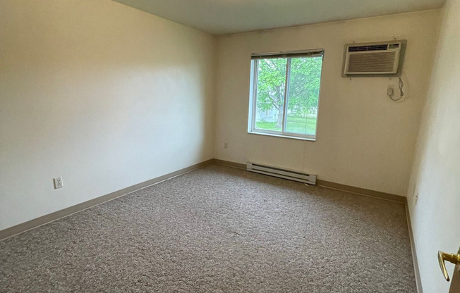 3 beds, 2 baths, 810 sqft, $1,345, Unit TE218X-243