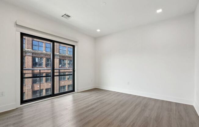 2 beds, 2 baths, 984 sqft, $2,850, Unit 203