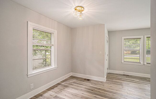 Charming 3BR/2BA Ranch Just off Glenwood Rd!