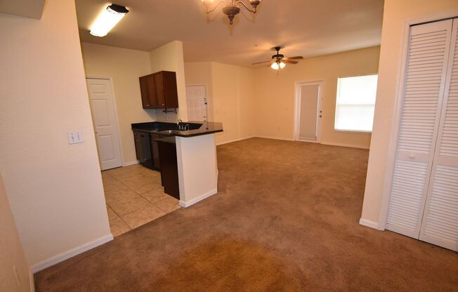 Beautiful 1 bed/1 bath, ground floor condo! AVAILABLE NOW! First full month's rent free!