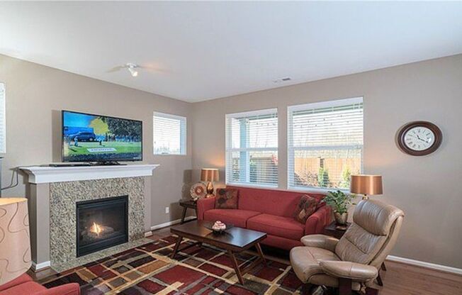 Exquisitely Beautiful Home with 3 bed and 2.5 Bath