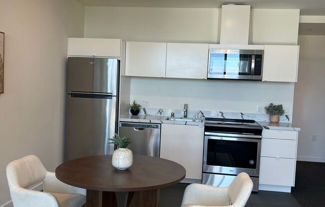 Studio, 1 bath, 583 sqft, $2,299, Unit Unit 12