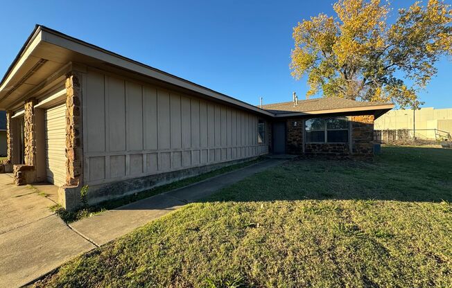 Cute Two bedroom One Bathroom Duplex in Broken Arrow