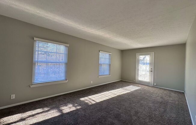 2 beds, 1 bath, 1,000 sqft, $1,368, Unit 11