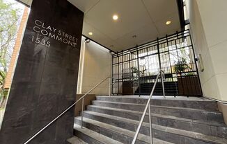 2 Bd 1.5 Ba Condo in Goose Hollow! 2 Levels Unit Laundry and Assigned Parking