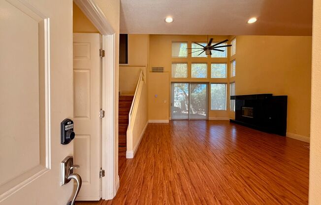 Gorgeous Spanish Trails 3BR House for lease!